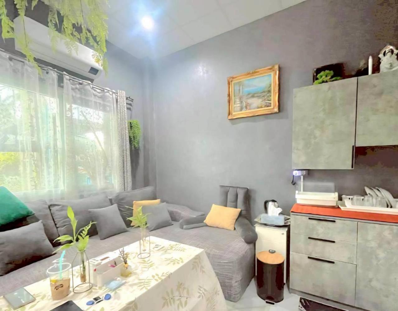 Deluxe Queen Suite